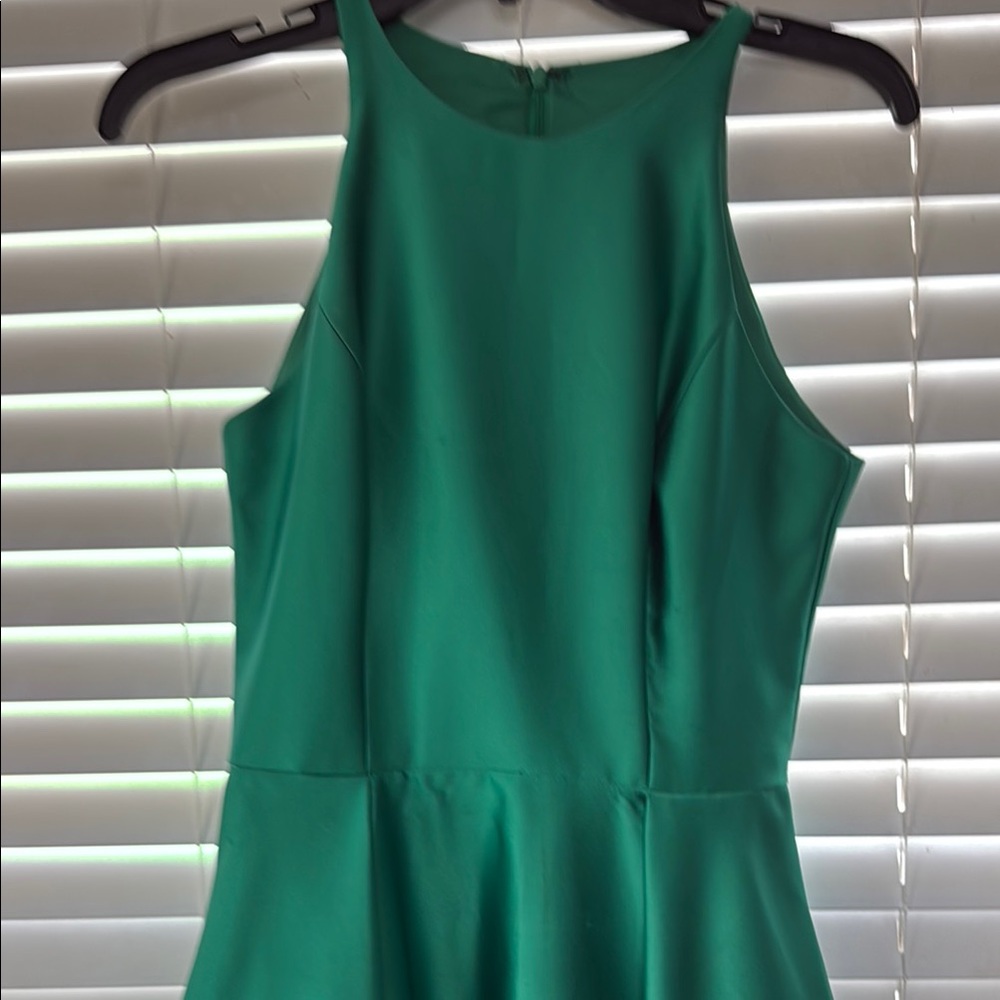 Elegant Green Sleeveless Dress
